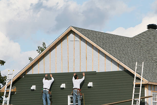 Professional Siding Replacement technician working in Hertford, NC